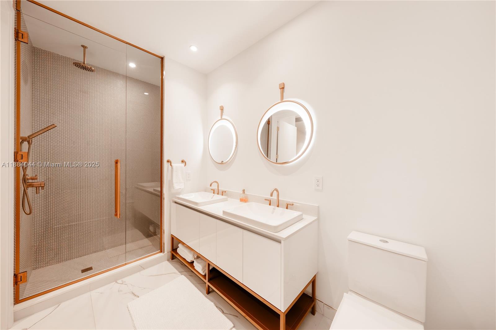 MrC Bayshore Bldg - Residential