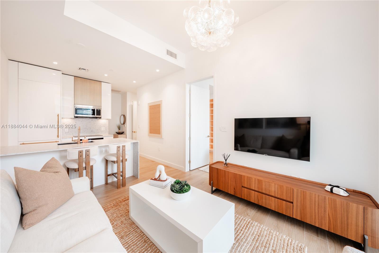 MrC Bayshore Bldg - Residential