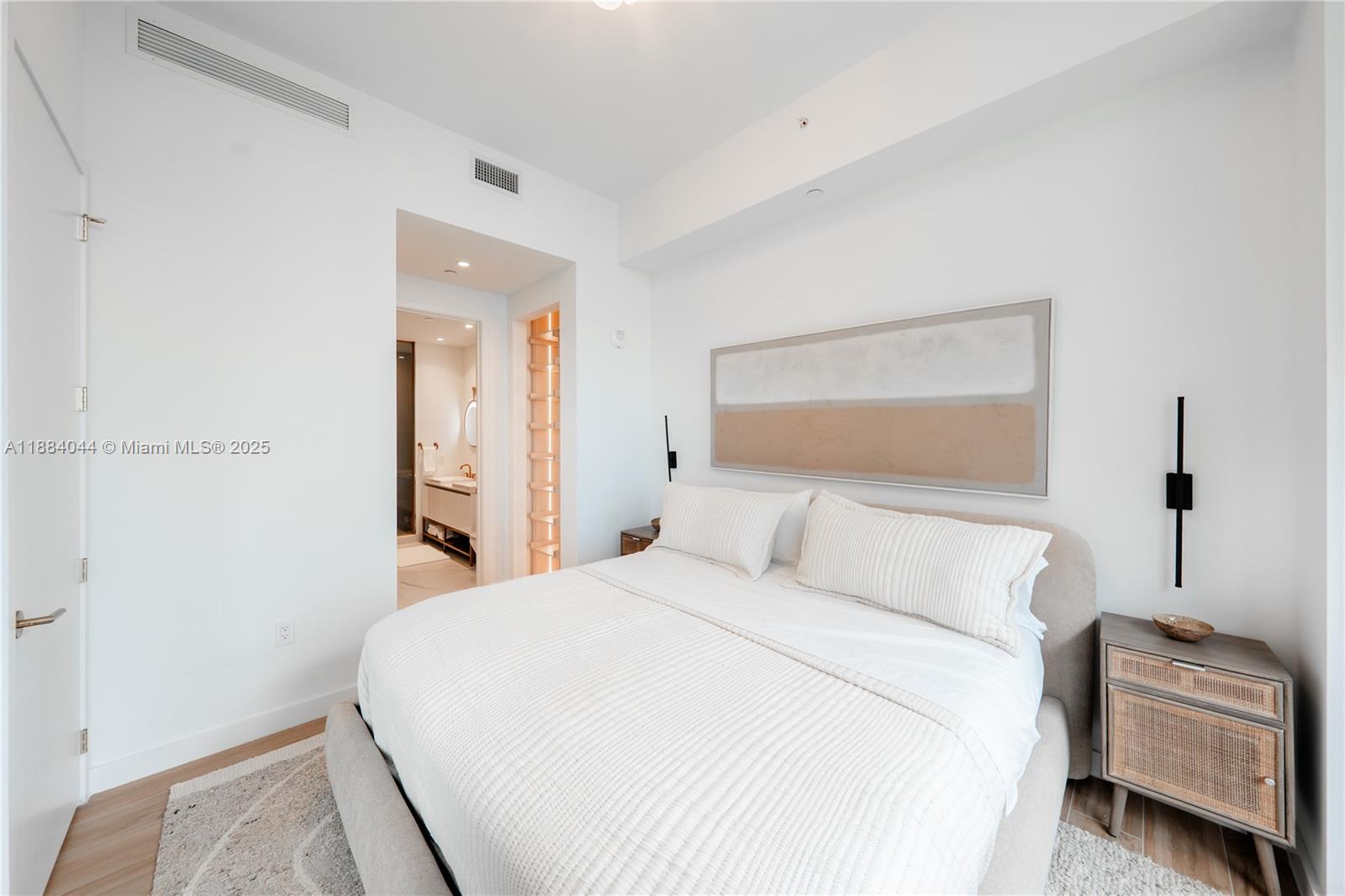 MrC Bayshore Bldg - Residential