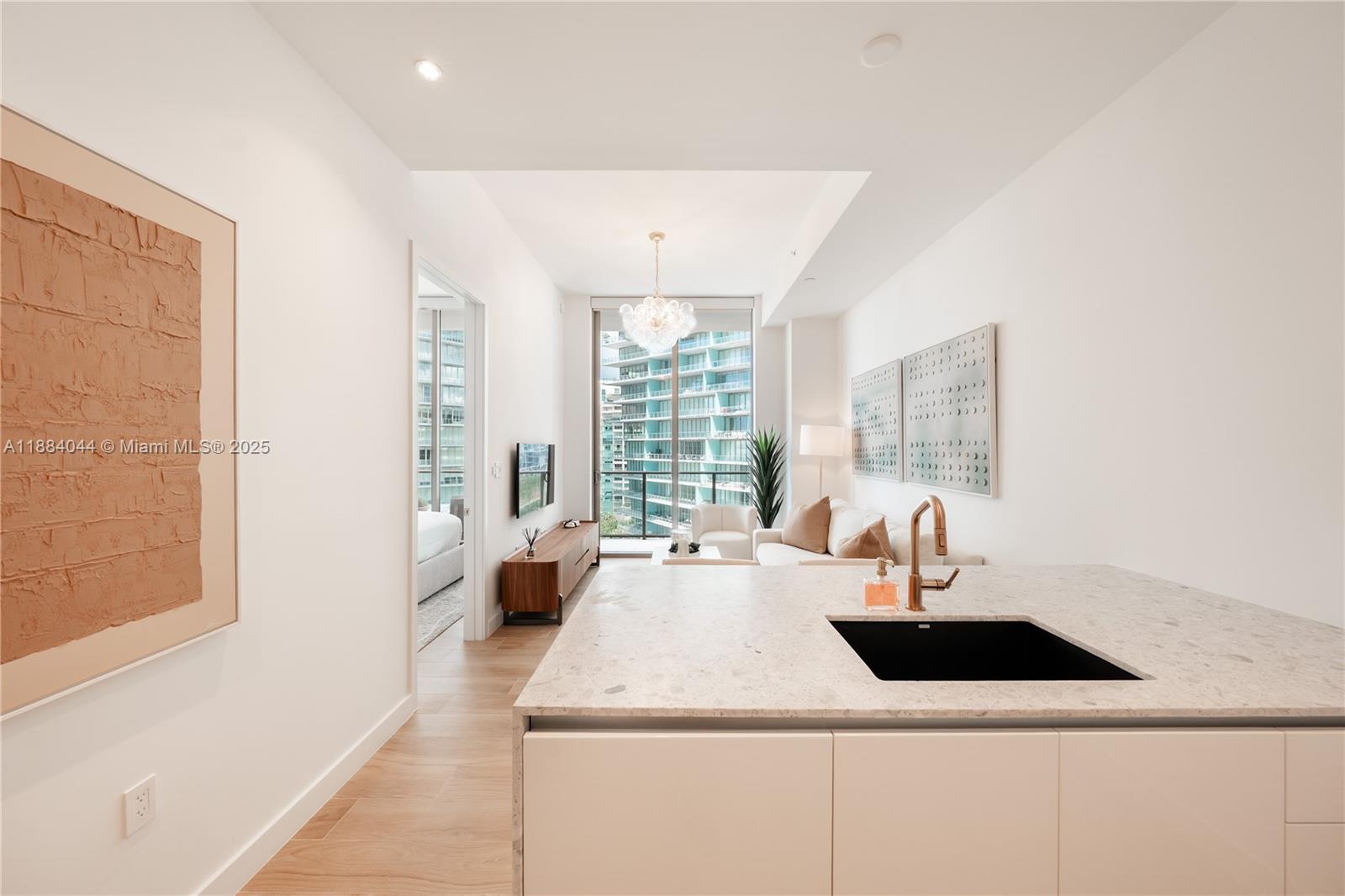 MrC Bayshore Bldg - Residential