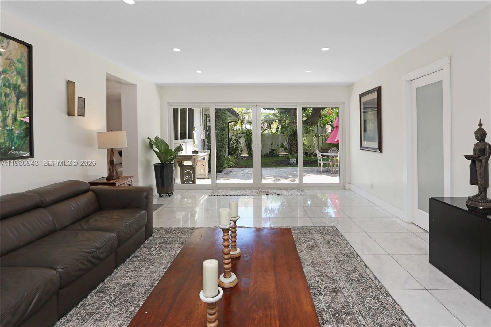 HOLLYWOOD - Residential