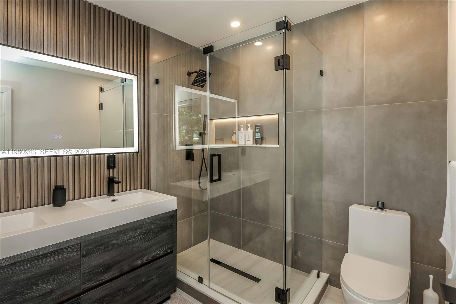 HOLLYWOOD - Residential