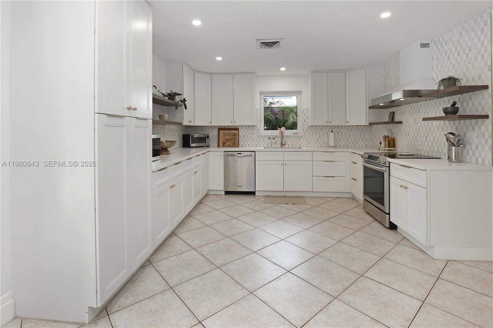 HOLLYWOOD - Residential