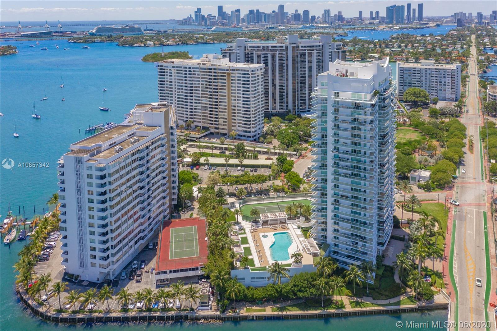 THE GRAND VENETIAN CONDO - Residential