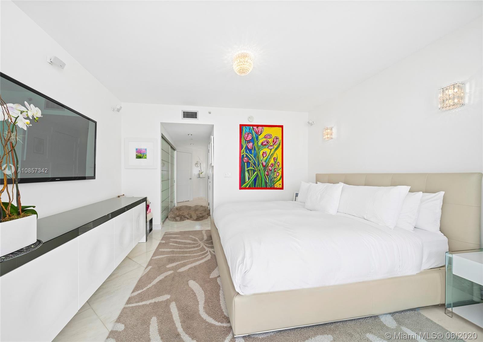 THE GRAND VENETIAN CONDO - Residential