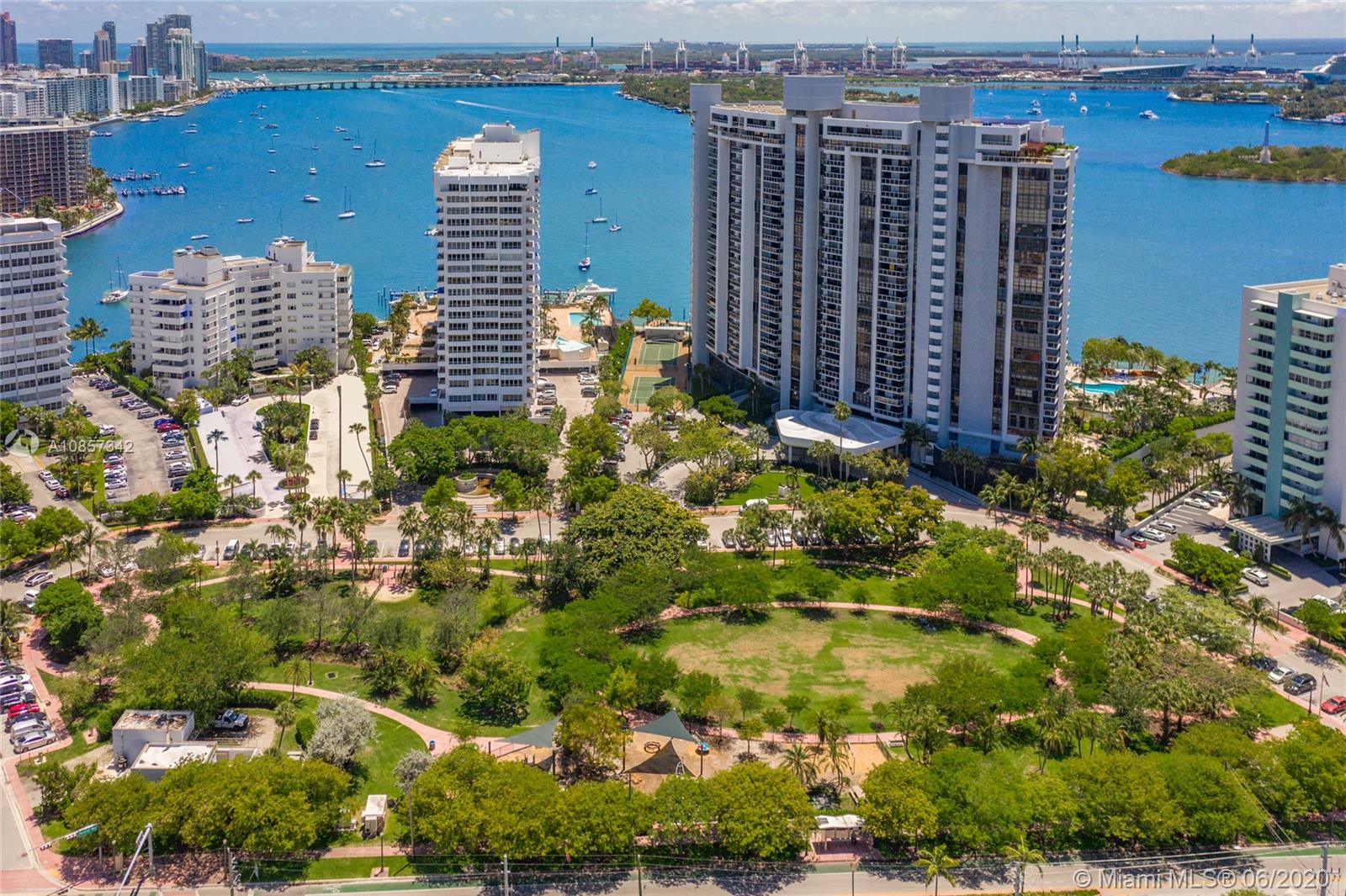 THE GRAND VENETIAN CONDO - Residential