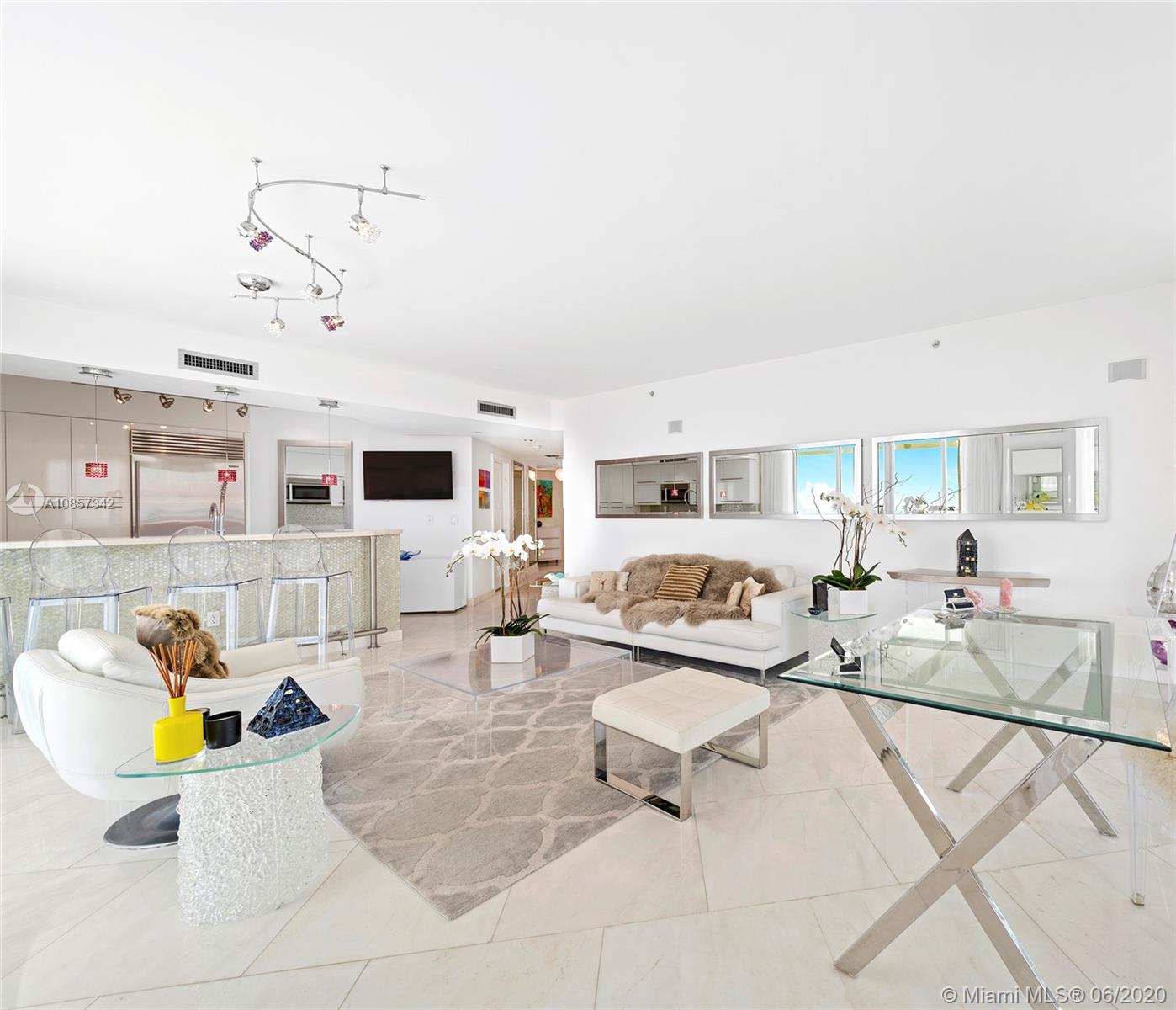 THE GRAND VENETIAN CONDO - Residential