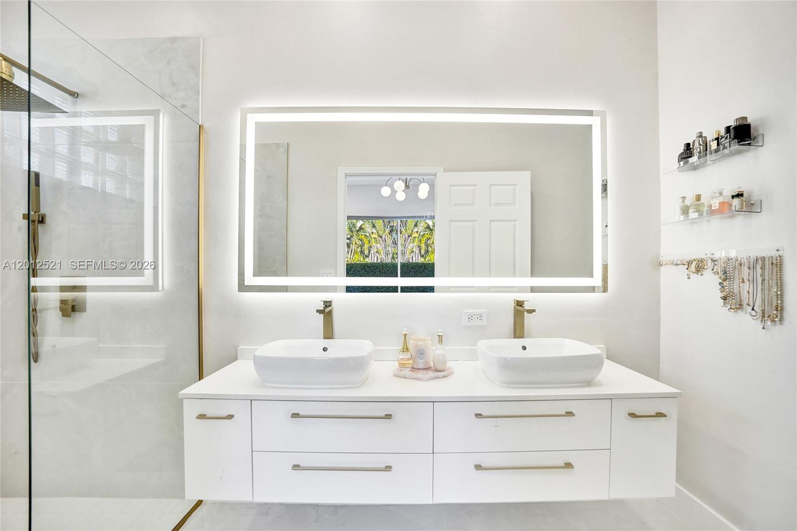 HOLIDAY SPRINGS EAST - Residential Lease