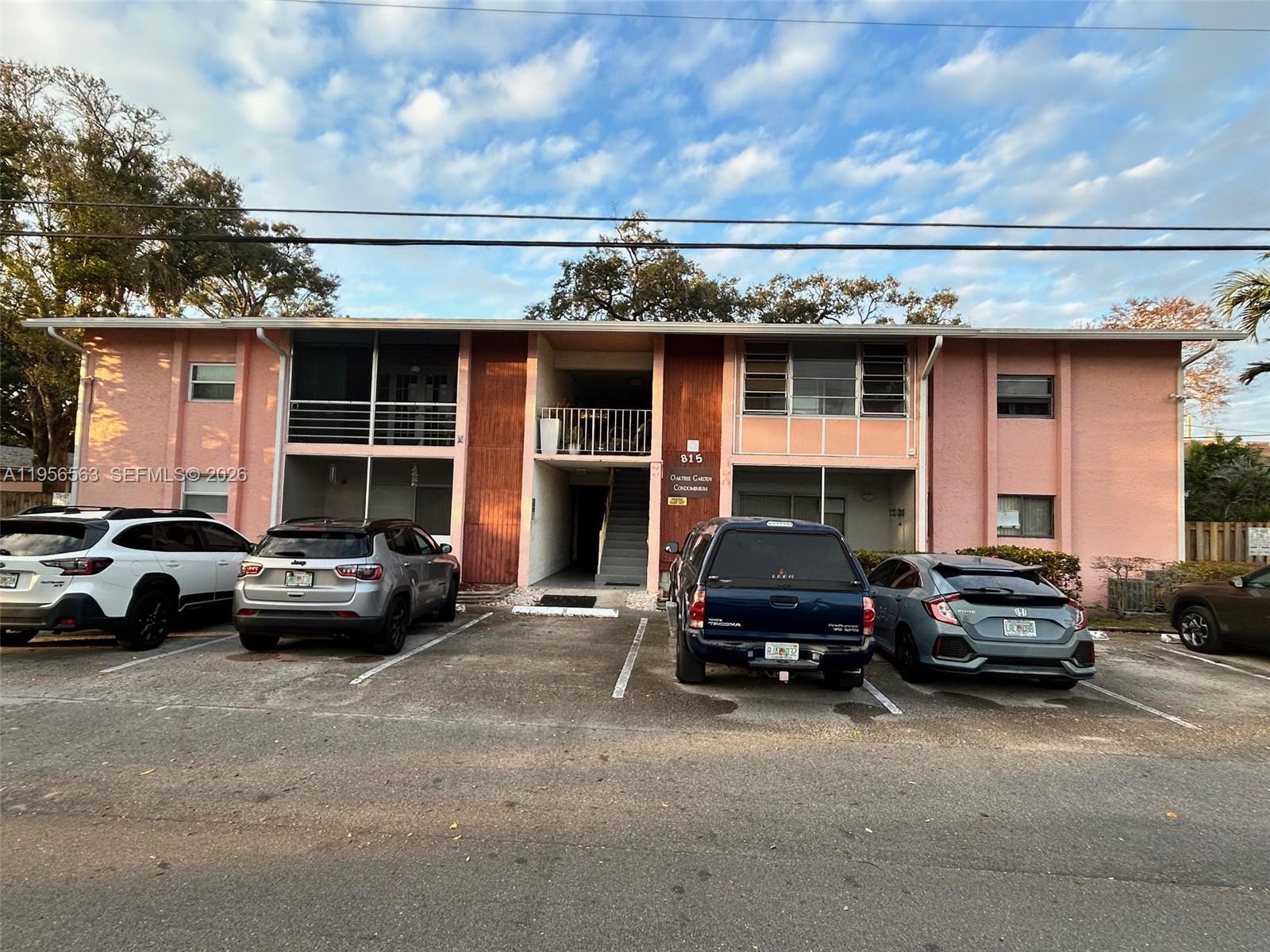 OAK TREE GARDEN CONDO - Residential