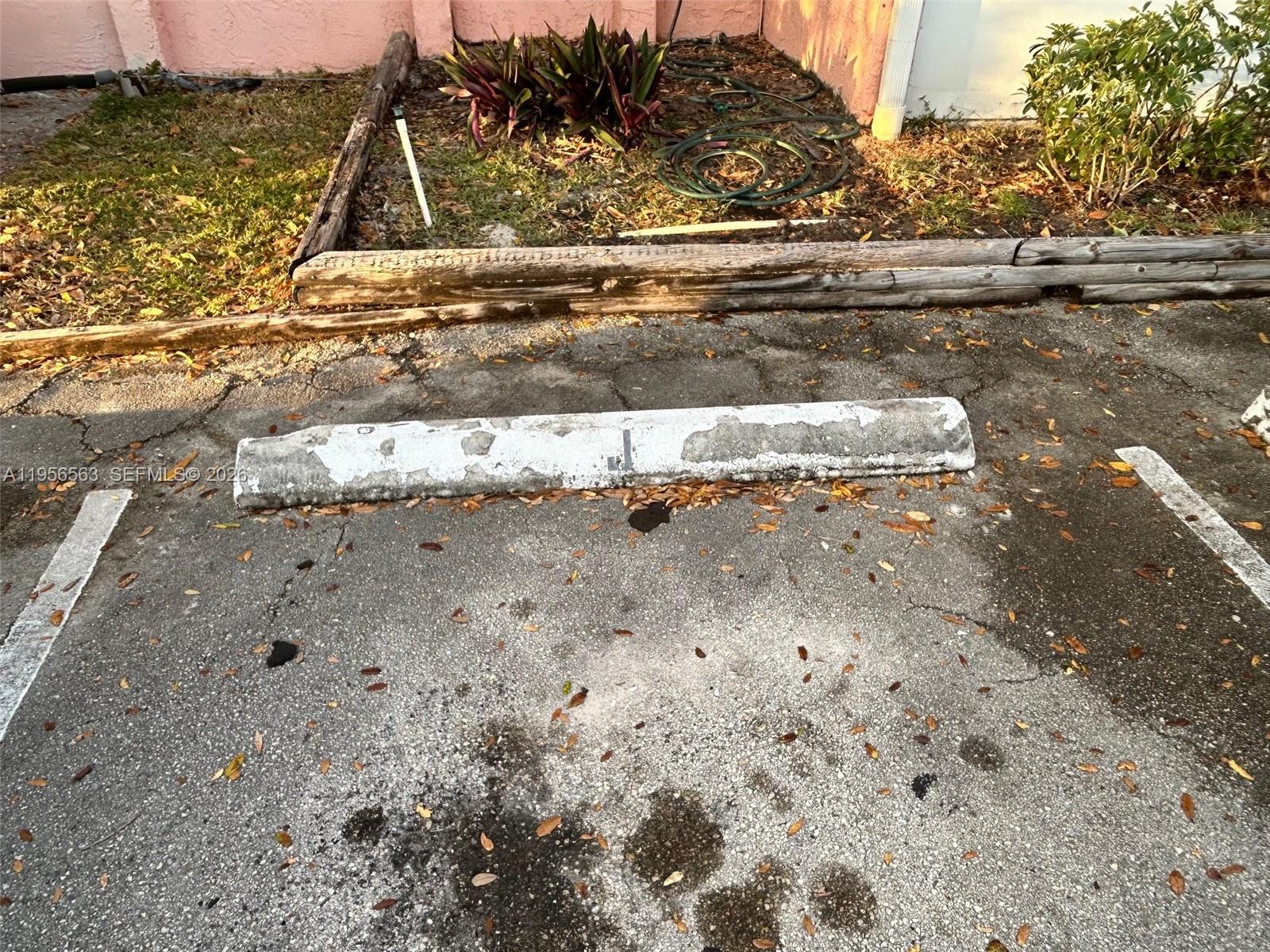 OAK TREE GARDEN CONDO - Residential