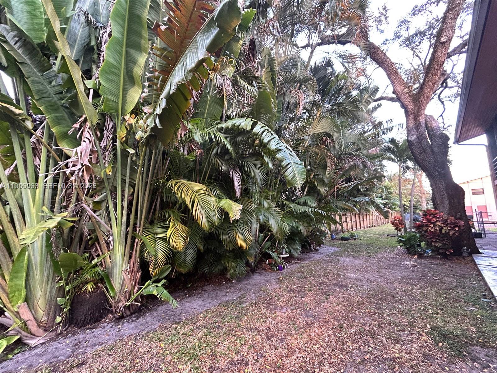 OAK TREE GARDEN CONDO - Residential