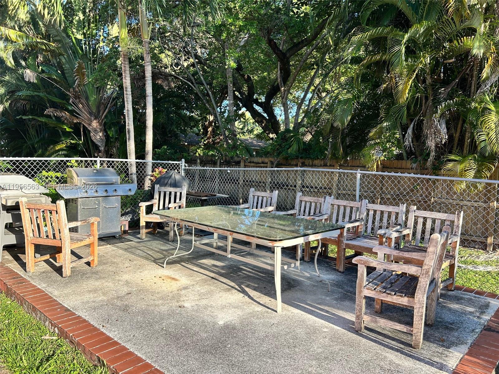 OAK TREE GARDEN CONDO - Residential