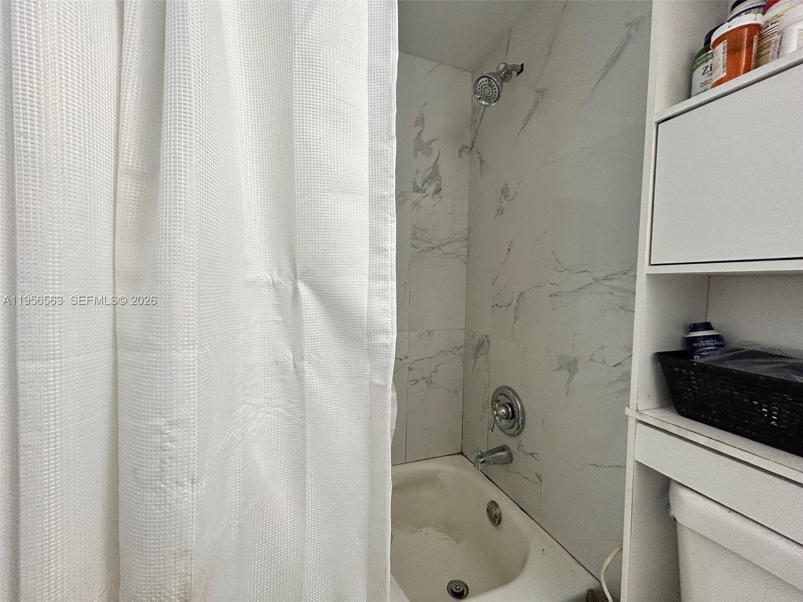 OAK TREE GARDEN CONDO - Residential