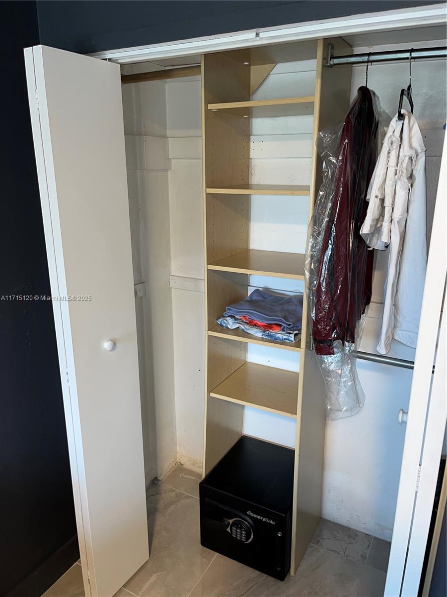 CLIPPER CONDO NO 1 - Residential