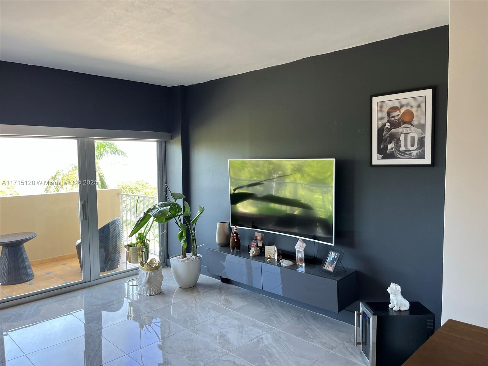 CLIPPER CONDO NO 1 - Residential