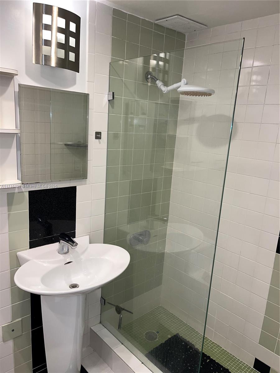 CLIPPER CONDO NO 1 - Residential