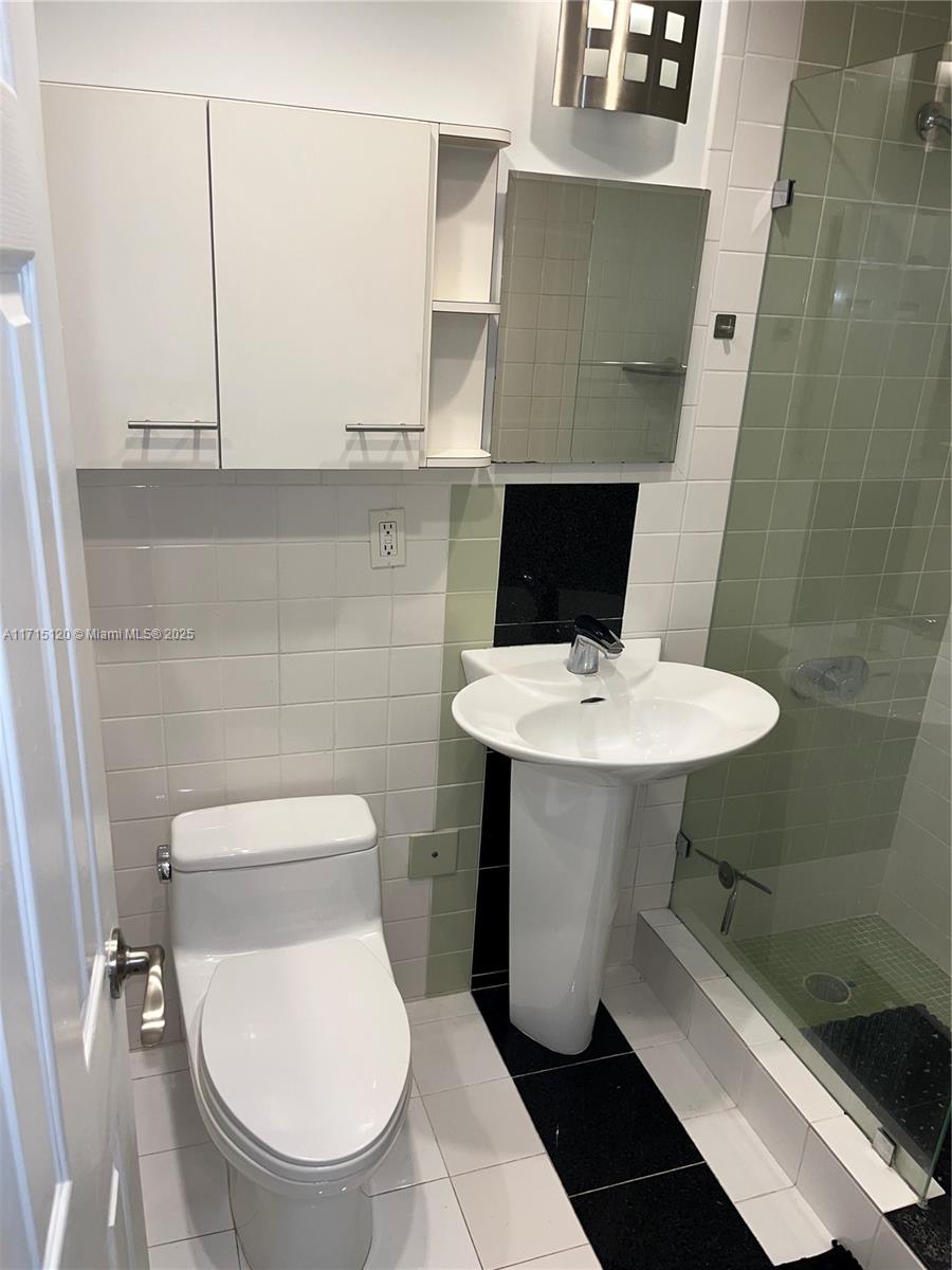 CLIPPER CONDO NO 1 - Residential