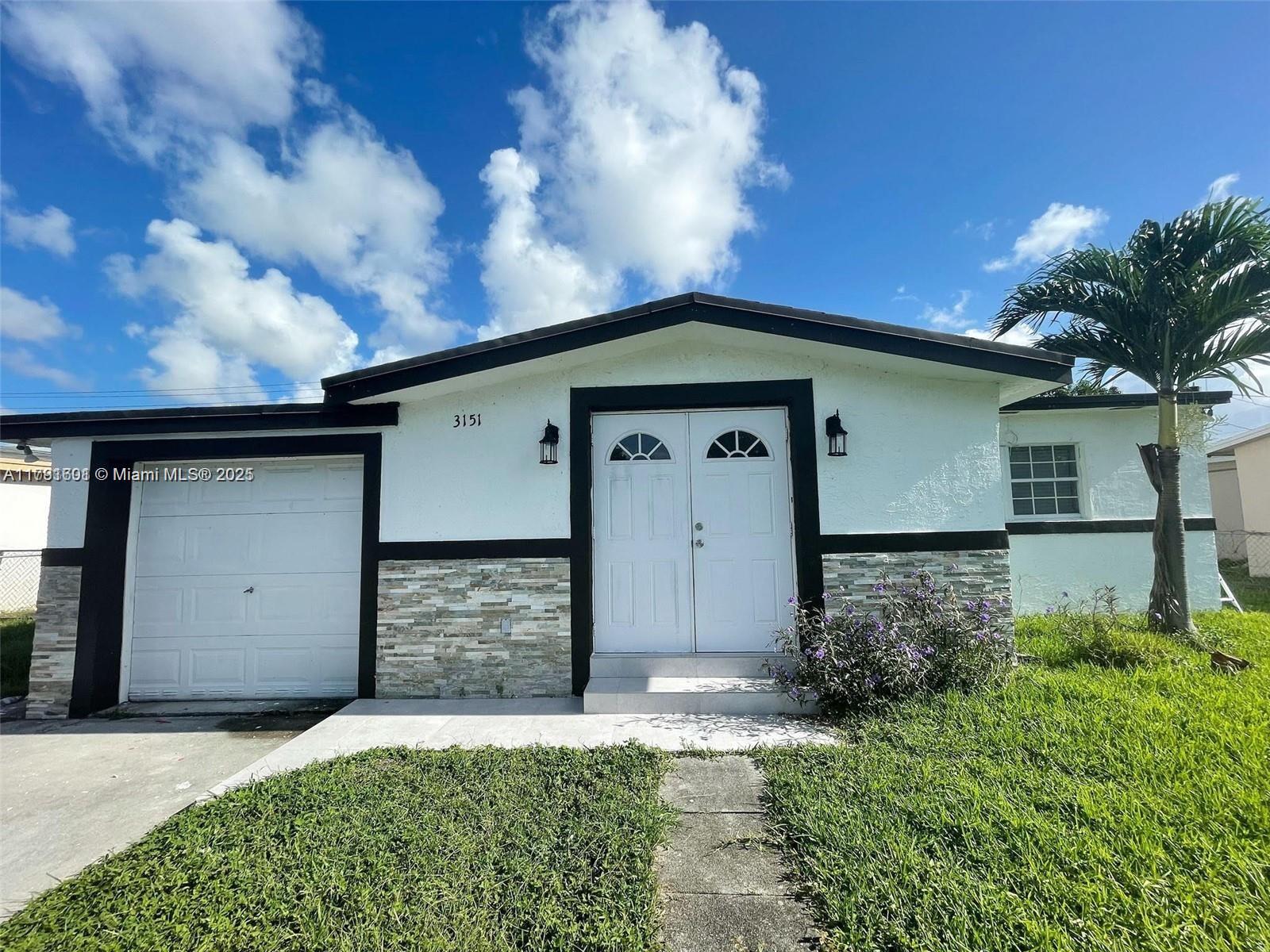 3151 Nw 4th Pl 1, Lauderhill, Miami-Dade County, Florida - 2 Bedrooms  
1 Bathrooms - 