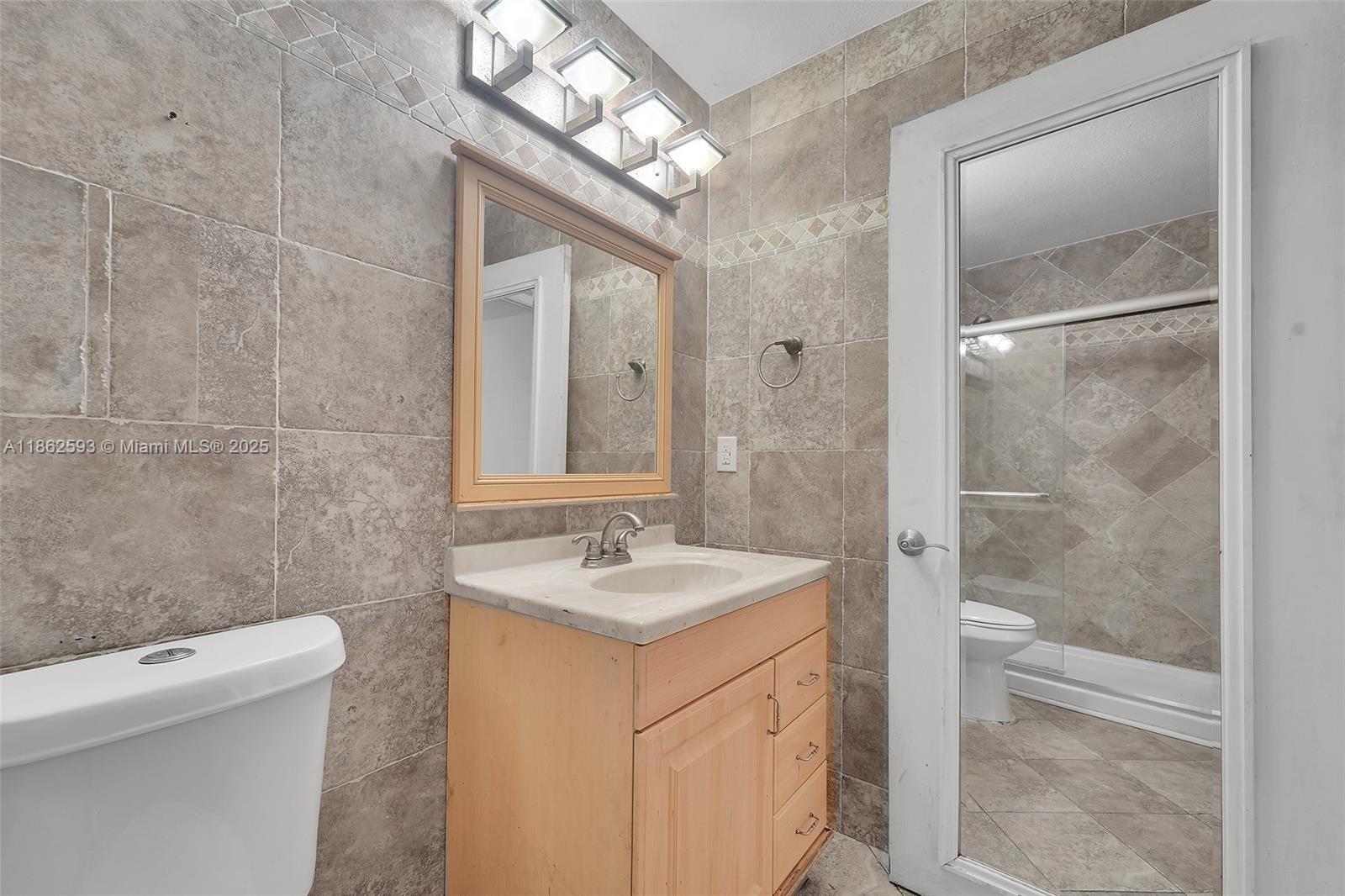 ROYAL POINCIANA CONDO - Residential Lease