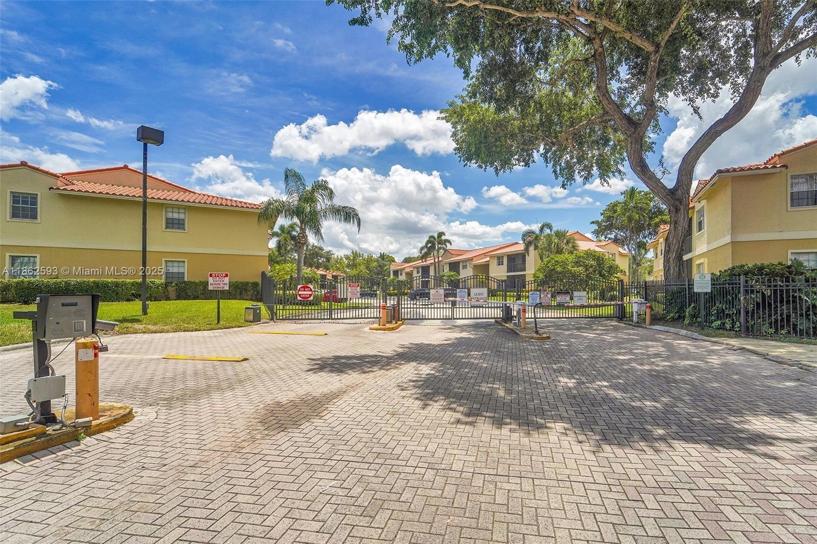 ROYAL POINCIANA CONDO - Residential Lease