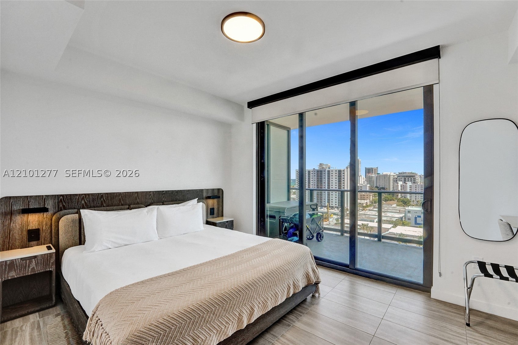 580 72nd St 1110