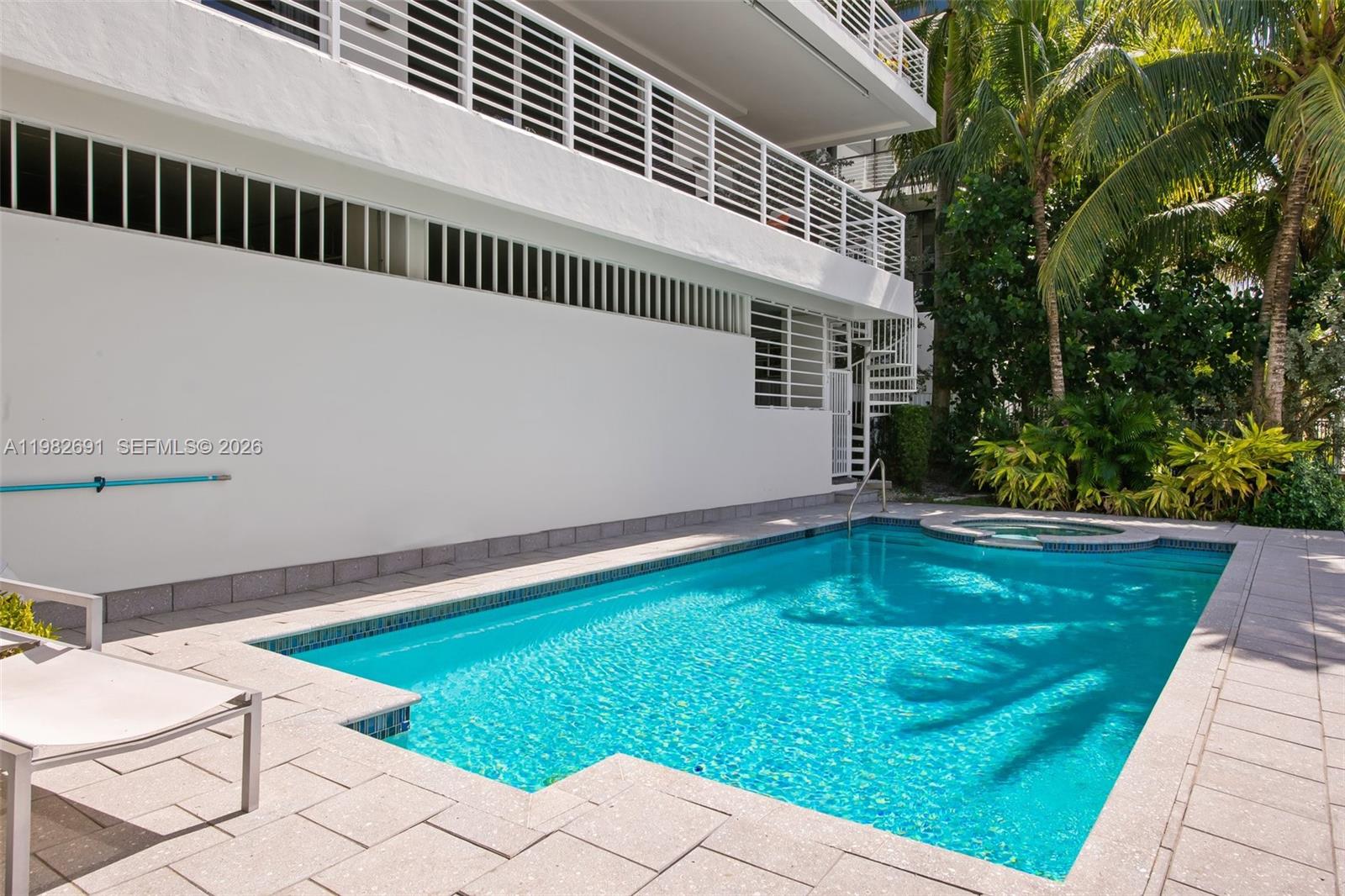 CYMBRINAS CAY CONDOMINIUM - Residential Lease