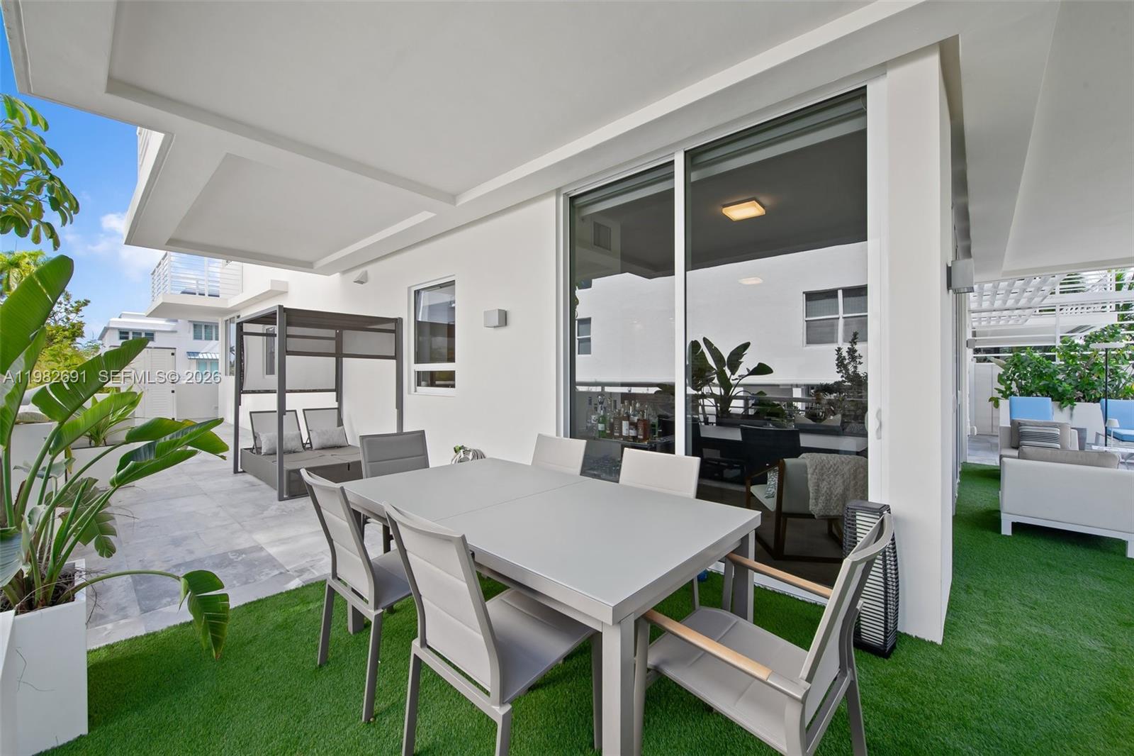 CYMBRINAS CAY CONDOMINIUM - Residential Lease