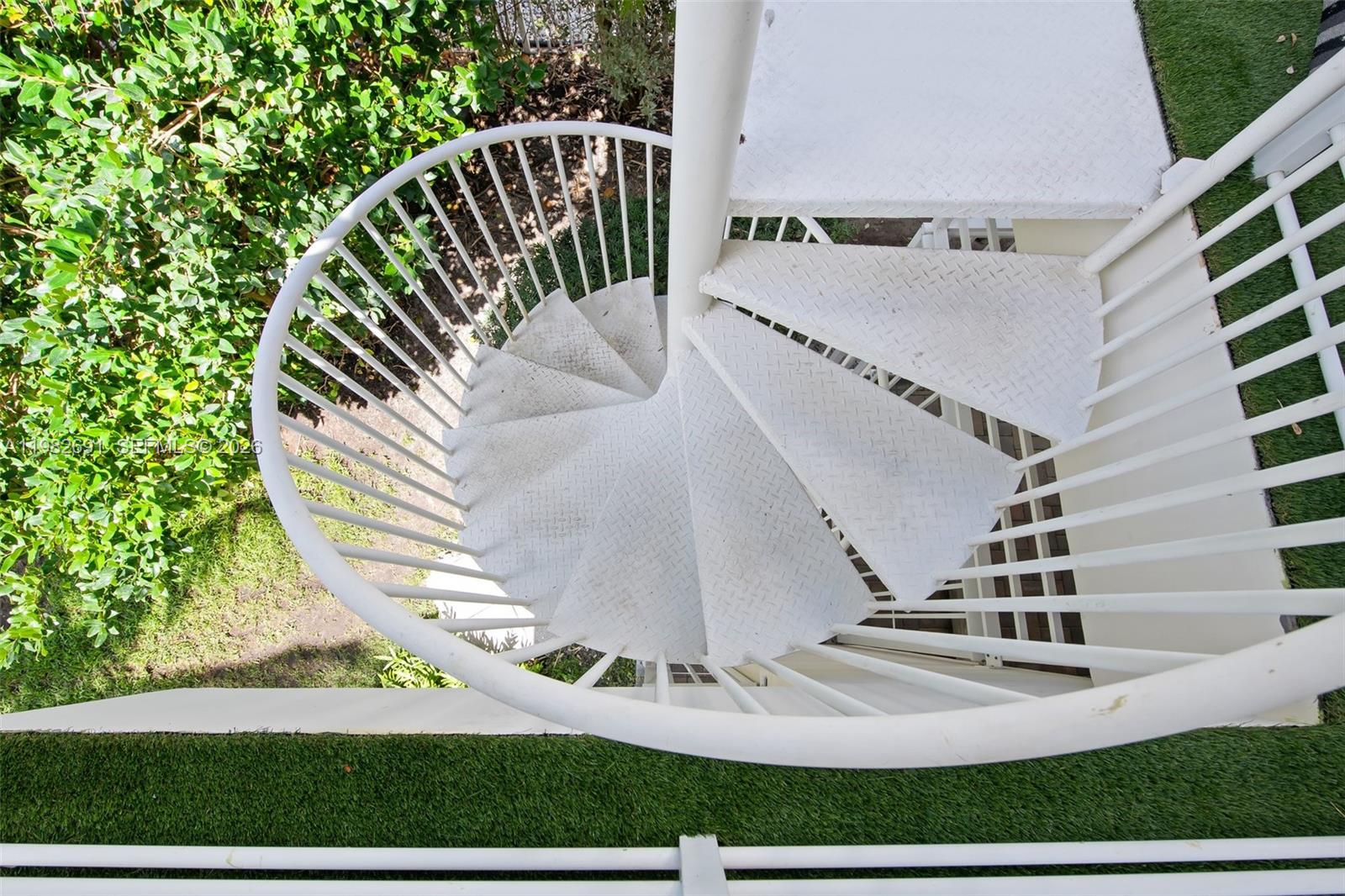 CYMBRINAS CAY CONDOMINIUM - Residential Lease