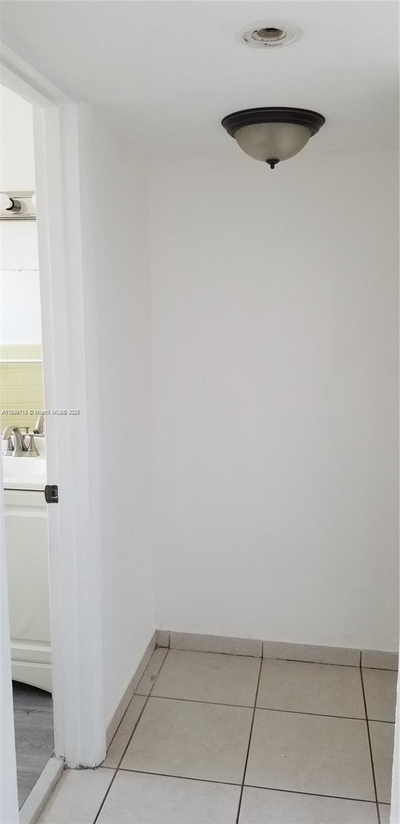 THE PALMS 51 CONDO - Residential Lease