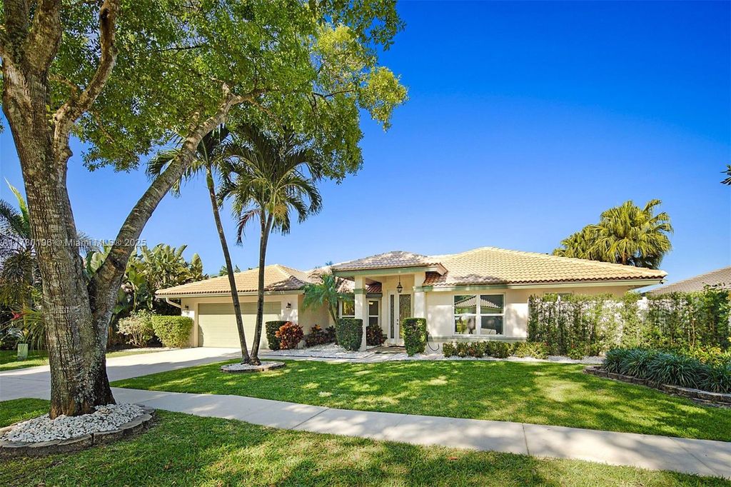 Photo of 18295 Lake Bend Dr, Jupiter, FL 33458 (MLS # A11780196)