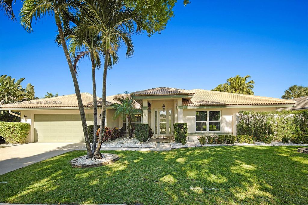 Photo of 18295 Lake Bend Dr, Jupiter, FL 33458 (MLS # A11780196)