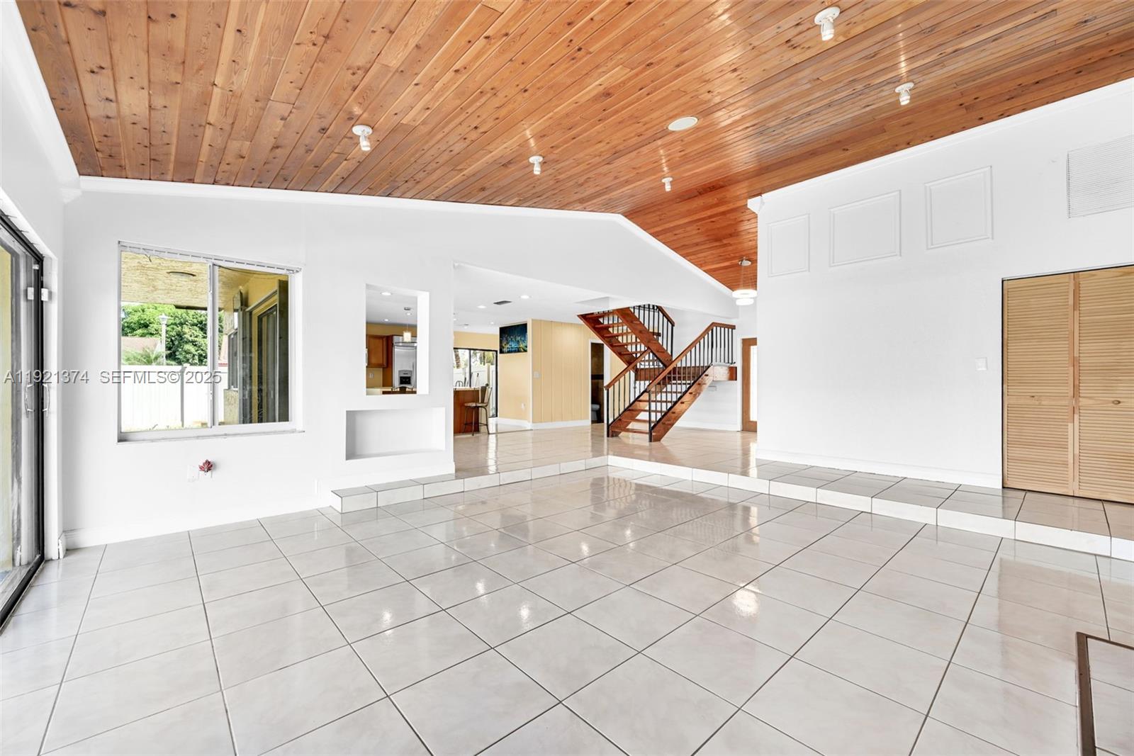 BOULEVARD NORTH - Residential