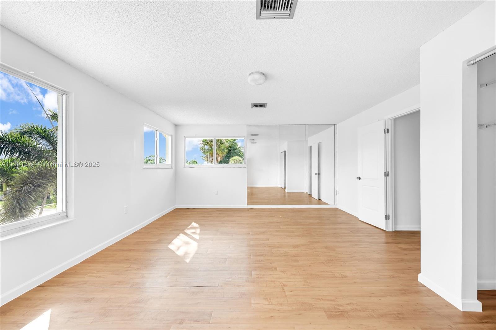 BOULEVARD NORTH - Residential