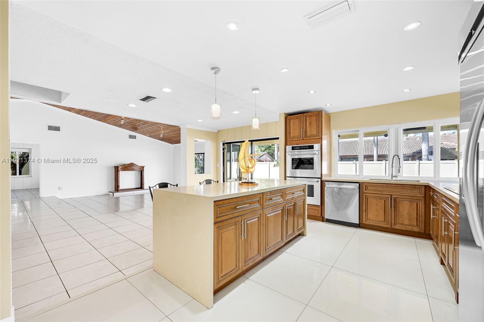 BOULEVARD NORTH - Residential