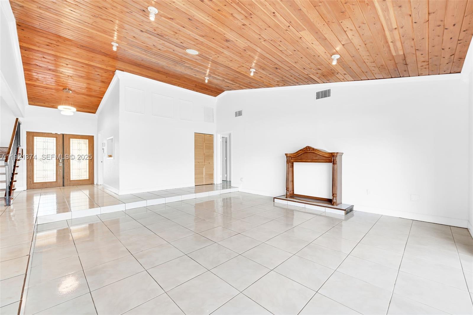 BOULEVARD NORTH - Residential