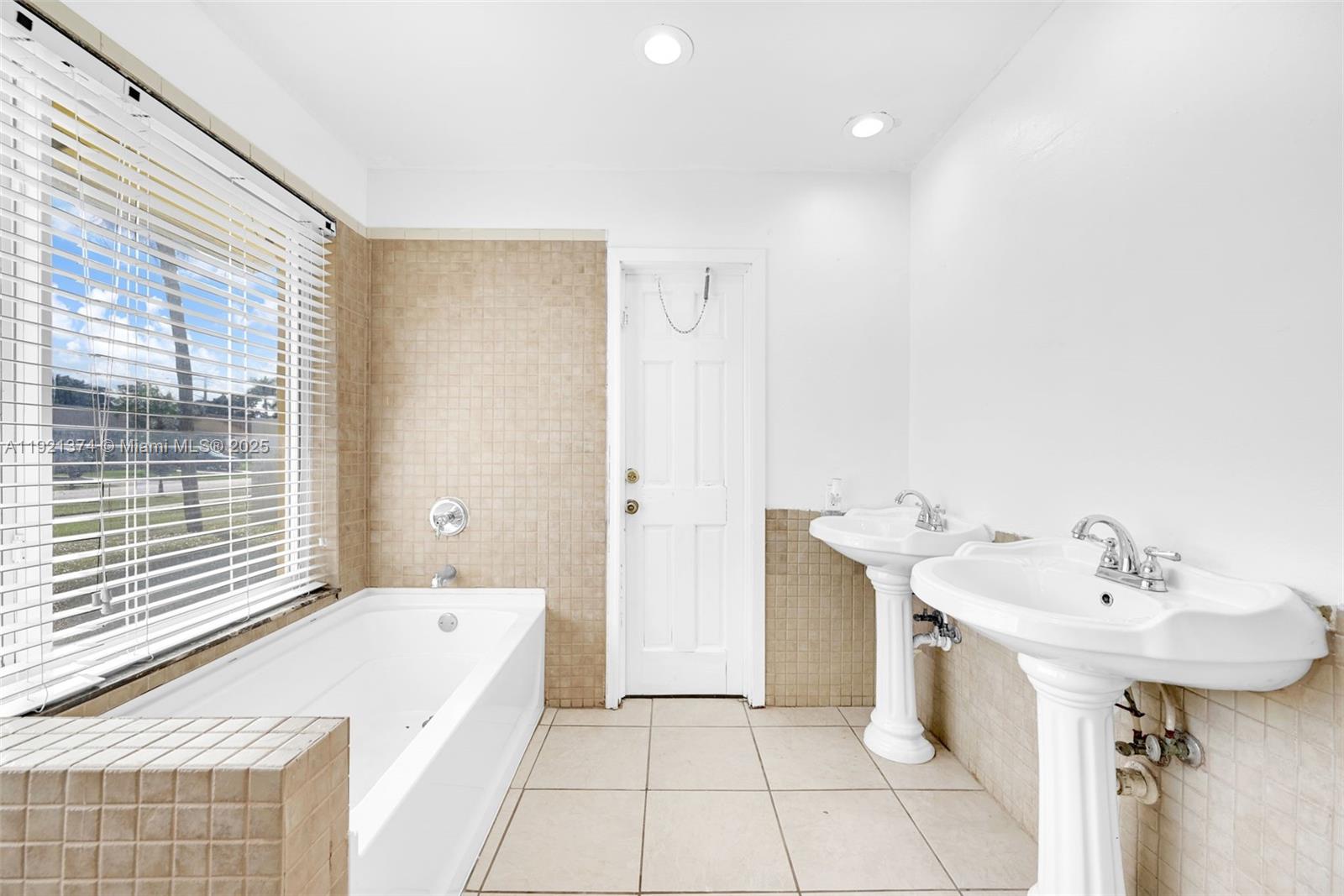 BOULEVARD NORTH - Residential