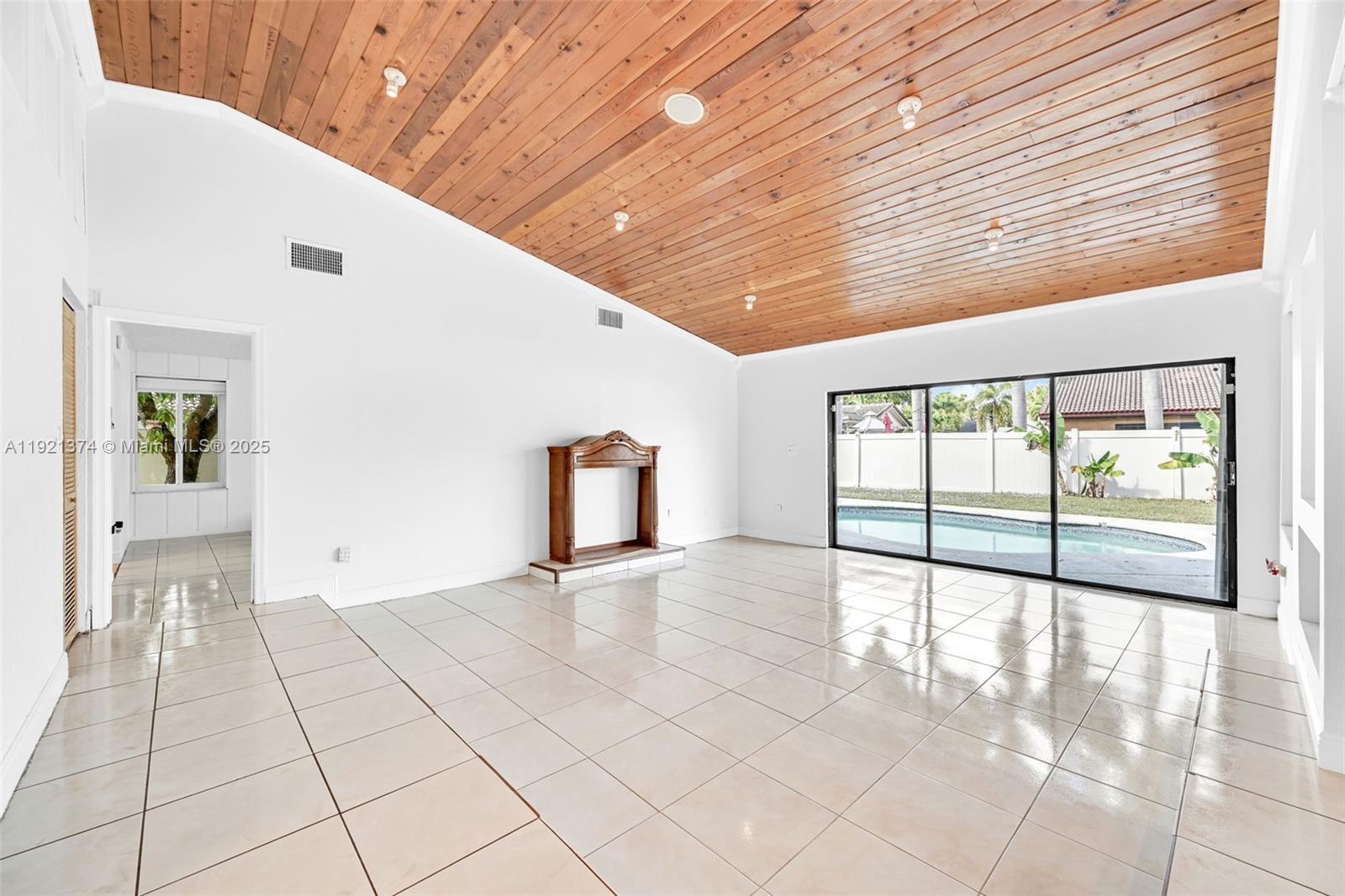 BOULEVARD NORTH - Residential