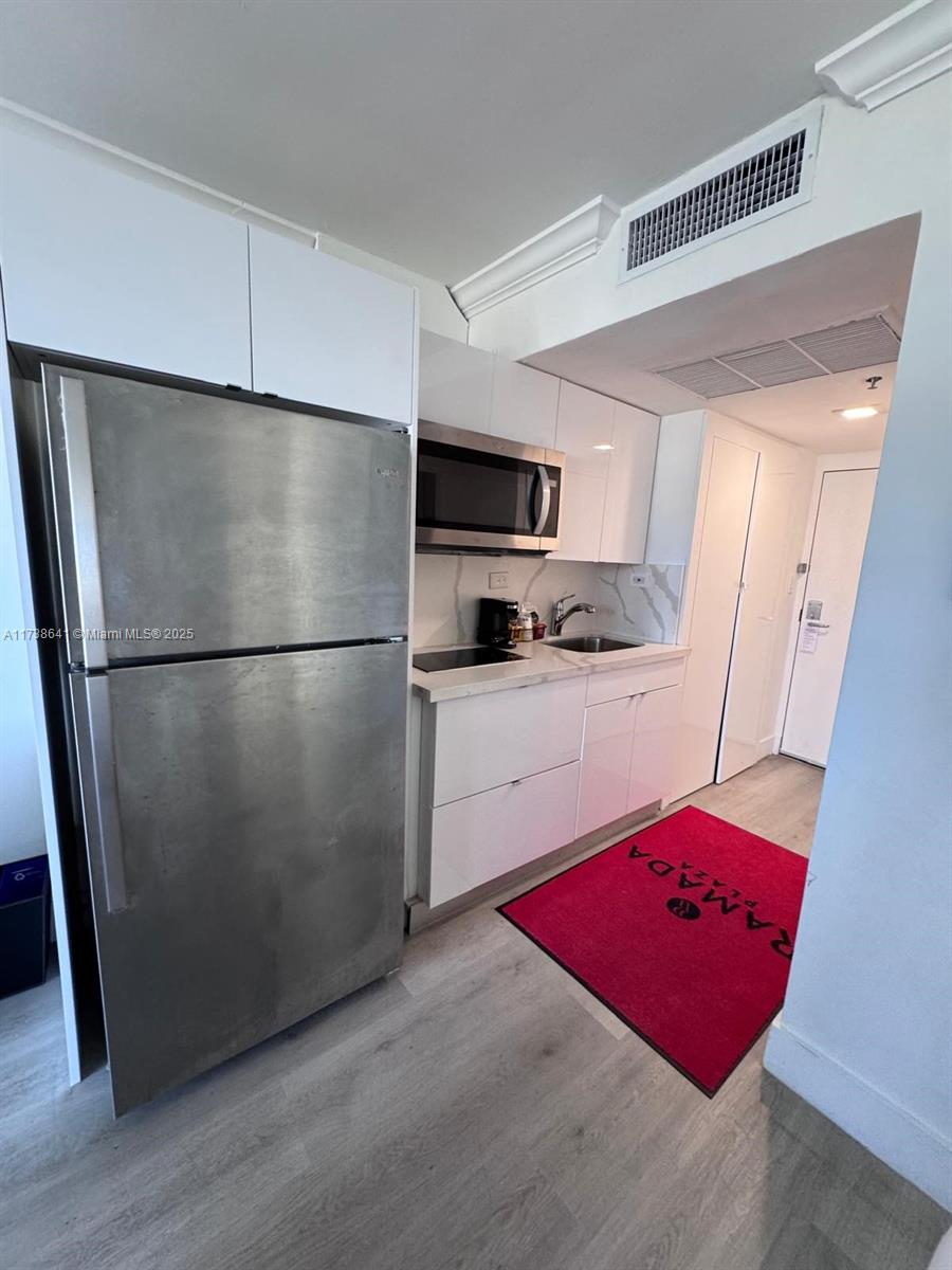 19201 Collins Ave 632