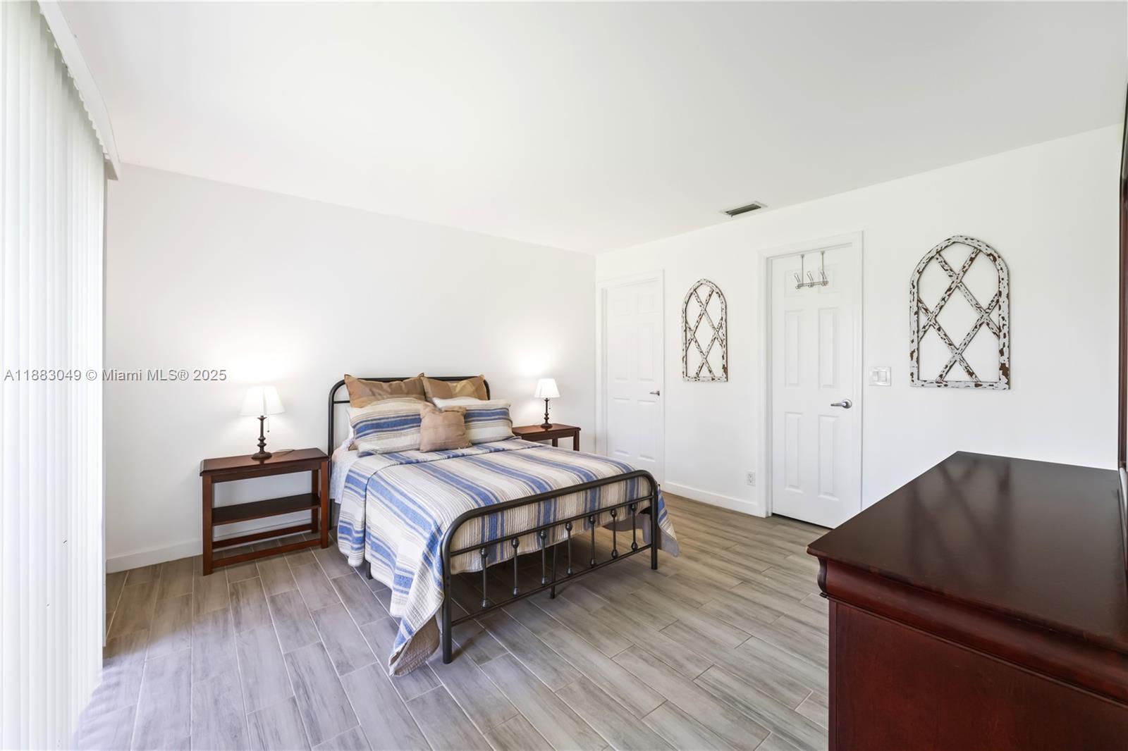 SUGAR POND MANOR OF WELLI - Residential Lease