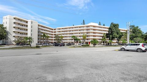 2905 Point East Dr L208 Aventura FL 33160