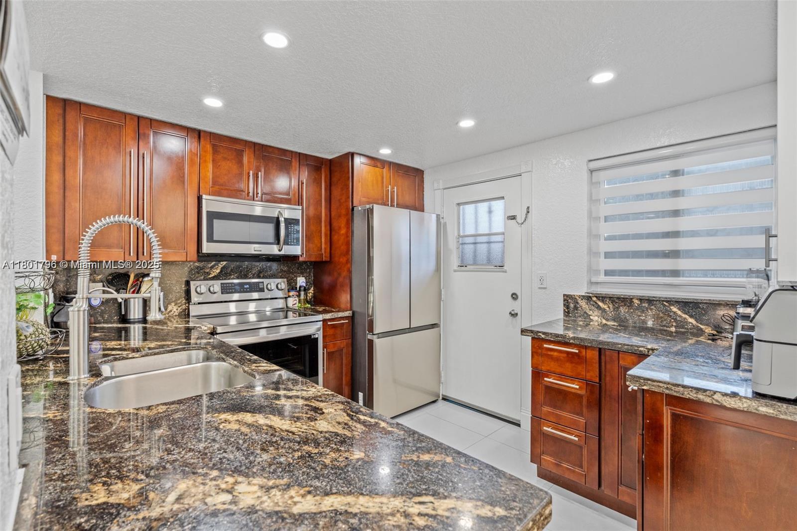 301 Ne 14th Ave 207, Hallandale Beach, Broward County, Florida - 2 Bedrooms  
2 Bathrooms - 