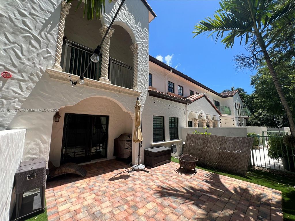 Photo of 2852 Hidden Harbour Ct #2852, Dania Beach, FL 33312 (MLS # A11641278)