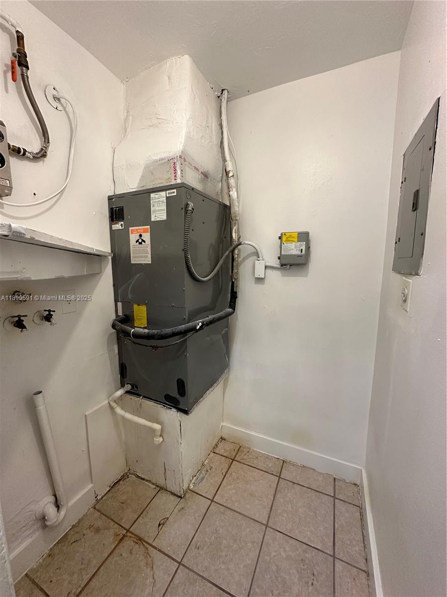 COMML ARLINGTON - Residential Lease