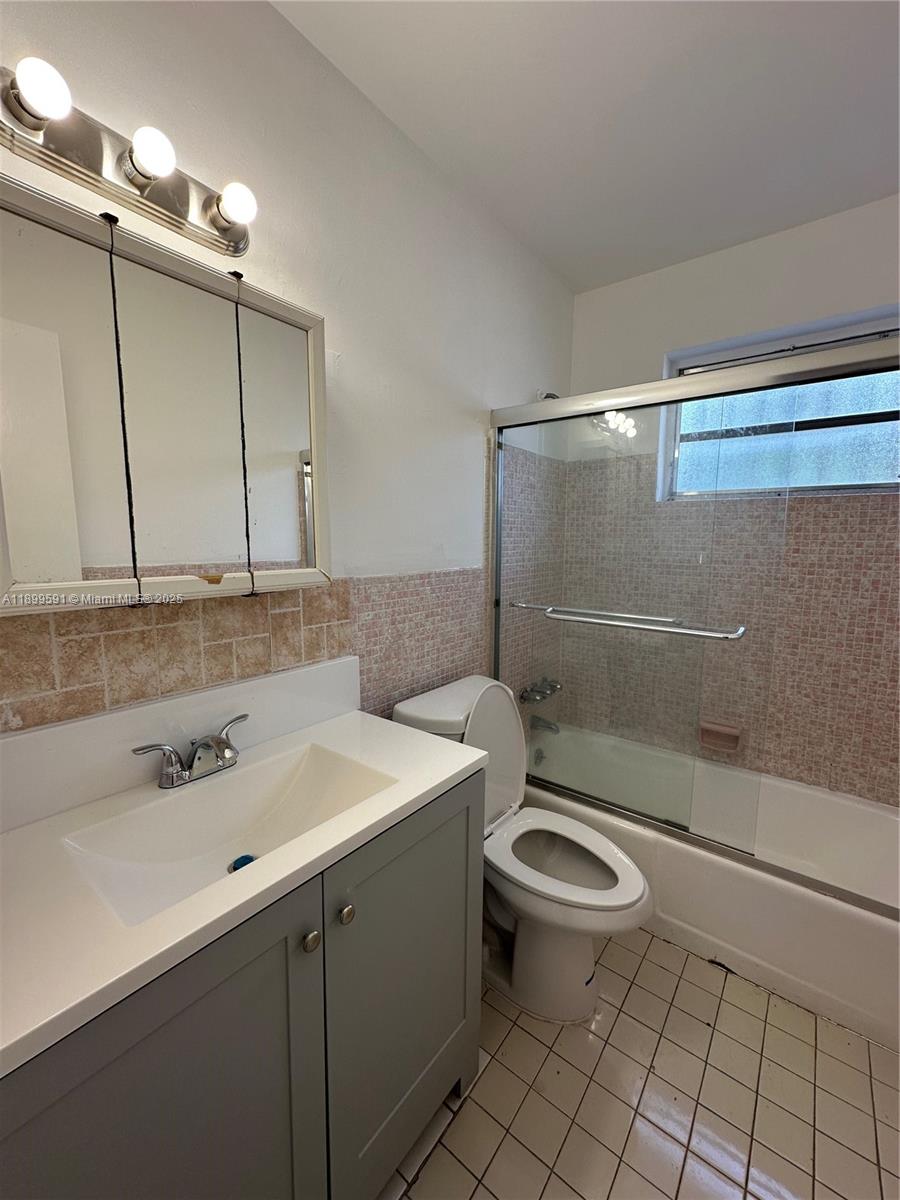 COMML ARLINGTON - Residential Lease