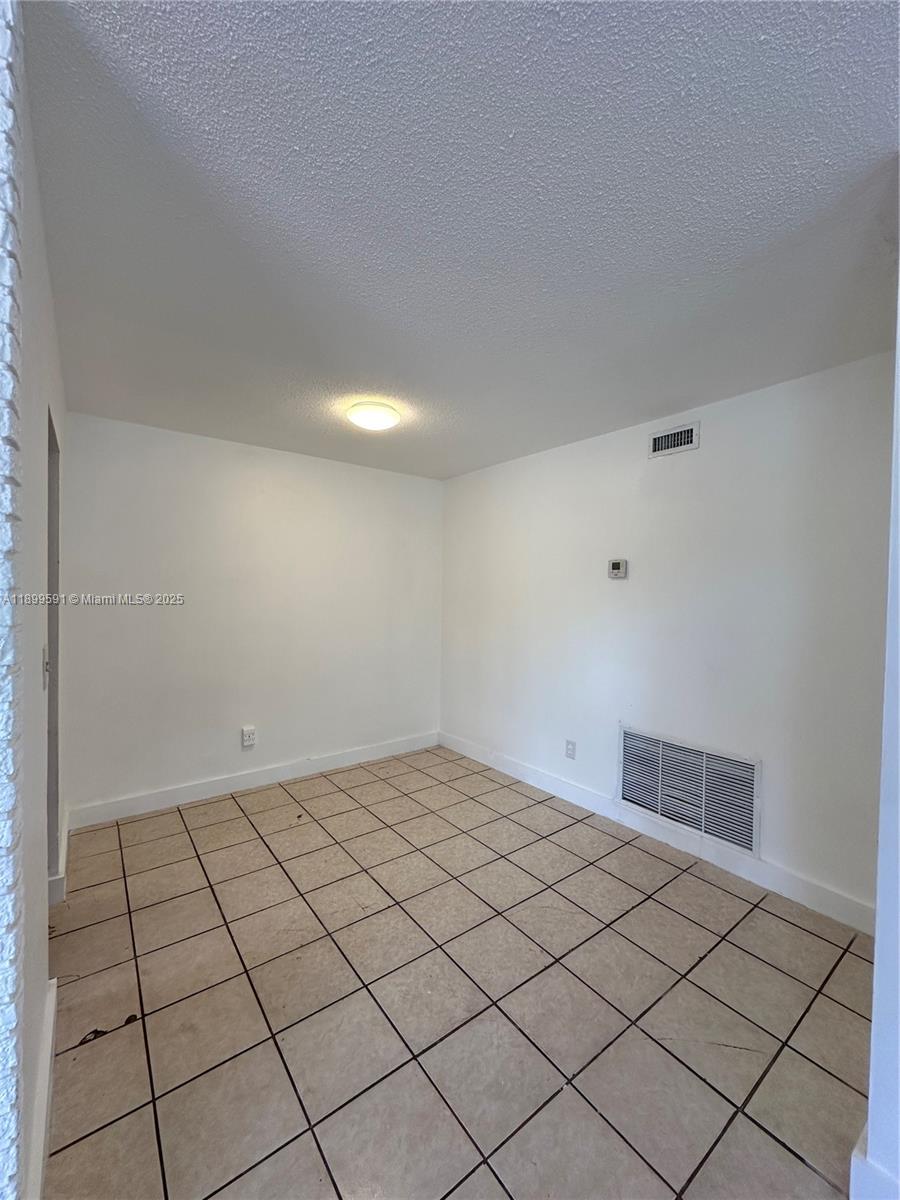 COMML ARLINGTON - Residential Lease