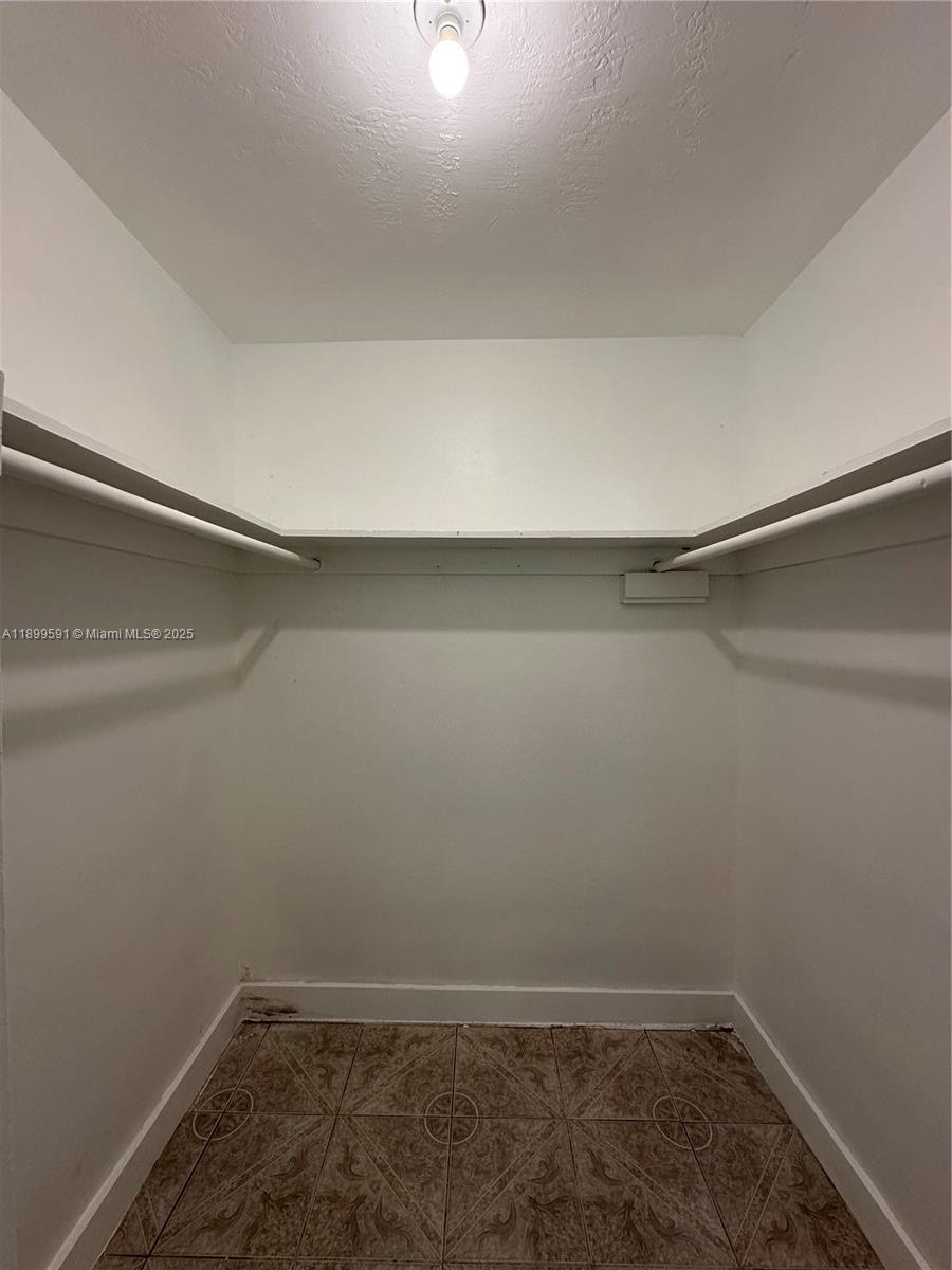 COMML ARLINGTON - Residential Lease