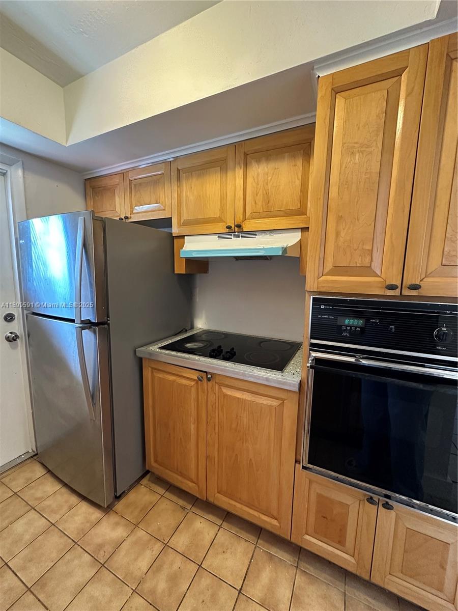 COMML ARLINGTON - Residential Lease