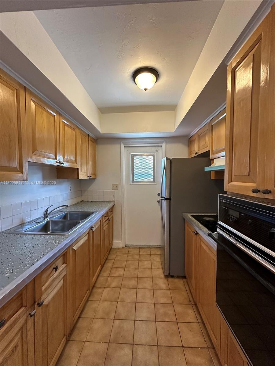 COMML ARLINGTON - Residential Lease