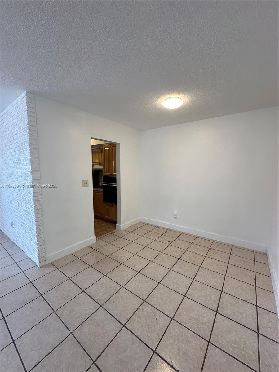 COMML ARLINGTON - Residential Lease