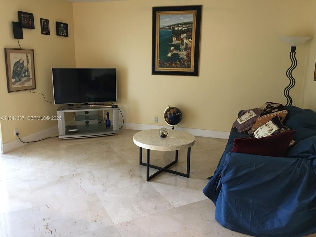 Photo of 9316 NW 8th Cir, Plantation, FL 33324 (MLS # A11941037)